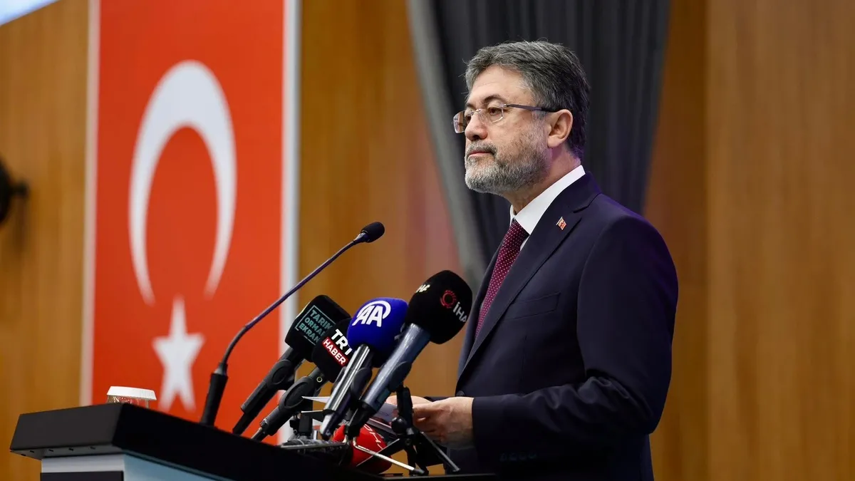 Tarım ve Orman Bakanı İbrahim Yumaklı'nın Türkiye Su Atlası projesi hakkında açıklama yaparken çekilmiş bir fotoğrafı.