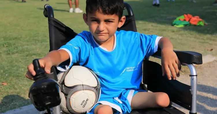Küçük Muhammet ayağa kalkıp futbol oynamak istiyor