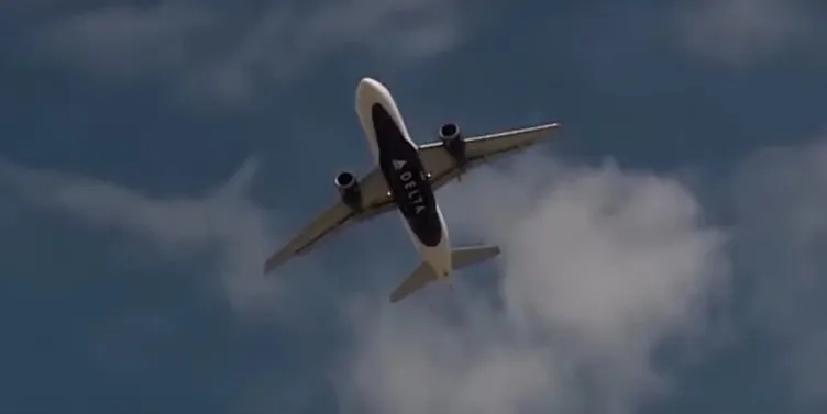 ABD uçağında büyük panik! Yolcular bir anda kanlar içinde kaldı