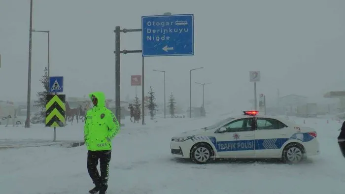 Nevşehir - Aksaray yolu trafiğe kapandı