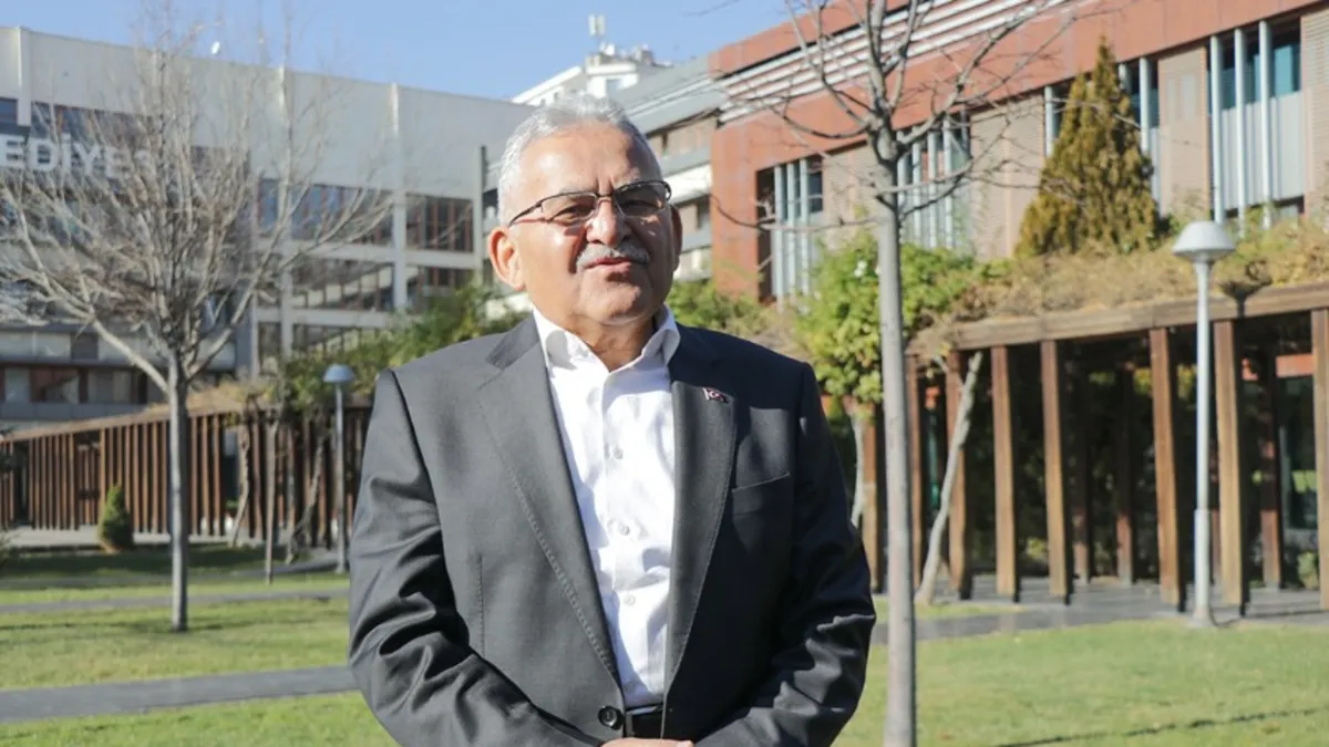 Kayseri Büyükşehir Belediye Başkanı Memduh Büyükkılıç açıkladı: Kayseri 2027 Türk Dünyası Kültür Başkenti ilan edildi Kayseri Büyükşehir Belediye Başkanı Memduh Büyükkılıç açıkladı: Kayseri 2027 Türk Dünyası Kültür Başkenti ilan edildi