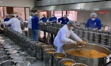Üsküdar Belediyesi aşevi her gün sıcak yeme dağıtıyor