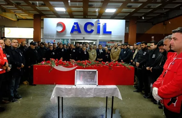 sirnak-saglik-muduru-kalp-krizinden-oldu-1707162081556.jpg