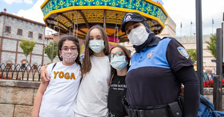 Bu polisler iyilik saçıyor