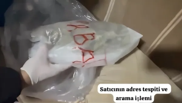 yer-taksim-uyusturucu-satarken-sucustu-yakalandi-cephanelik-gibi-adresi-o-detay-desifre-etti-1792913972731.jpg