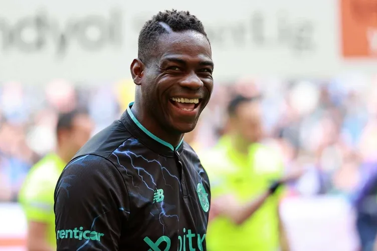 Son dakika haberi: Mario Balotelli geri döndü! İşte yeni takımı | Canlı yayında dikkat çeken yorum...