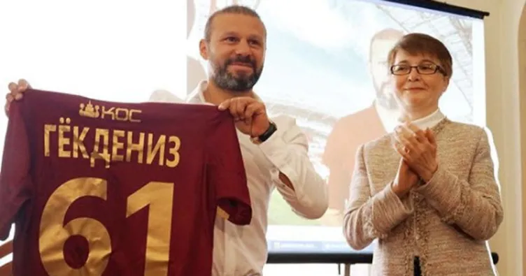 Gökdeniz Karadeniz’e büyük onur