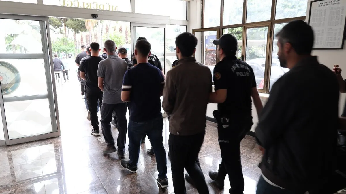 Mersin'de 50 milyon TL'lik change operasyonu: 15 kişi tutuklandı