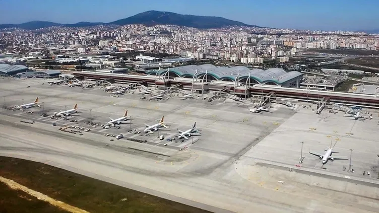 İstanbul hava sahasında esrarengiz olay: Tanımlanamayan uyarılar alarma sebep oldu!