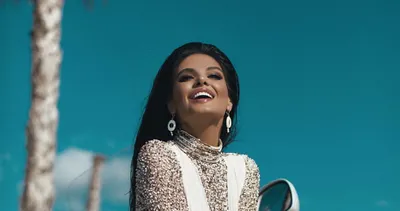 Almeda Abazi’nin annesi güzelliği ile hayran bıraktı... Almeda Abazi annesini paylaştı sosyal medya yıkıldı!