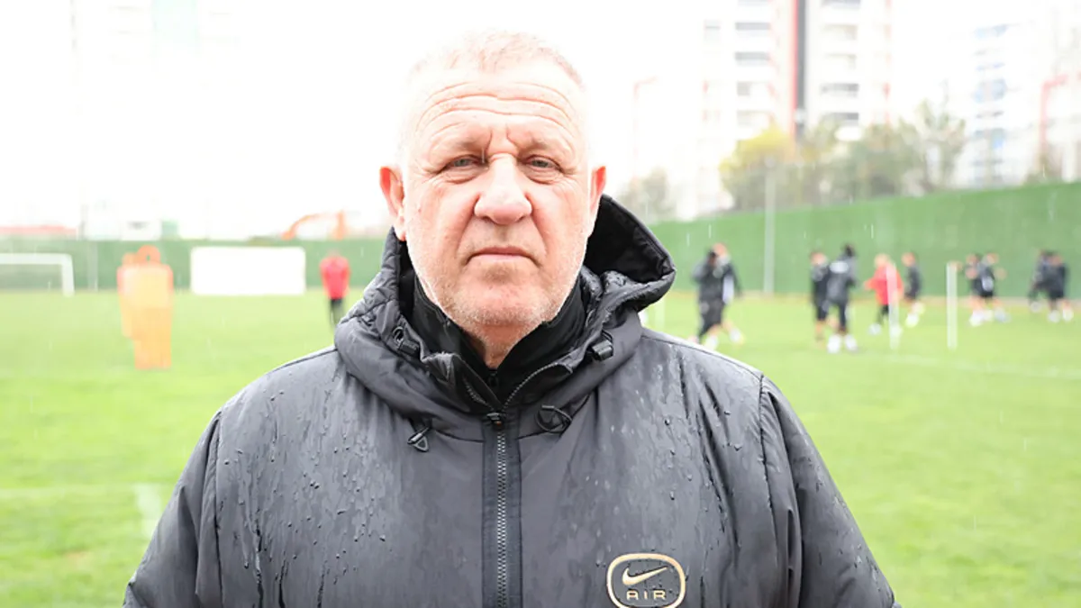 Mesut Bakkal: “Süper Lig’e çıkmak için çok az bir zamanımız kaldı” Mesut Bakkal: “Süper Lig’e çıkmak için çok az bir zamanımız kaldı”