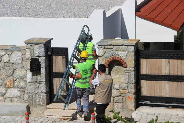 Son dakika! Sözcü Gazetesi Yazarı Yılmaz Özdil'in kaçak villasında yıkım başladı! İşte ilk kareler...