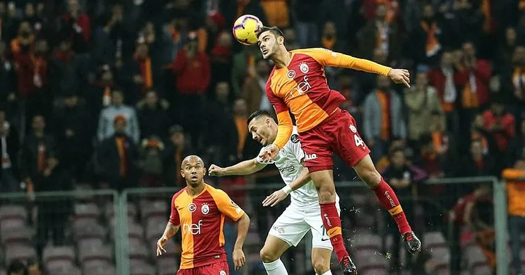 Galatasaray evinde ağır yara aldı