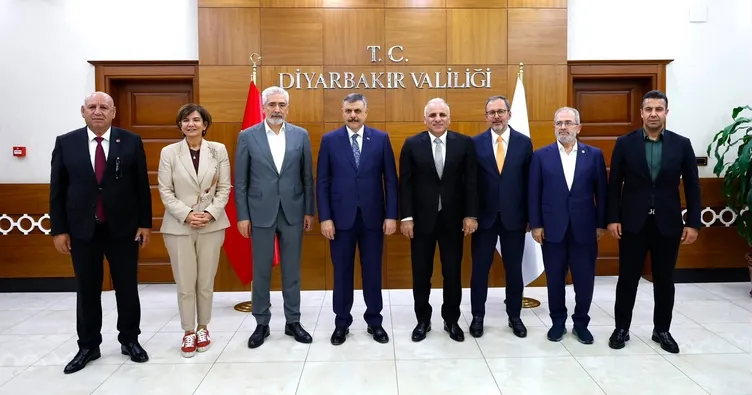 İçişleri Bakanı Mustafa Çiftçi Amedspor maçı için Diyarbakır’da