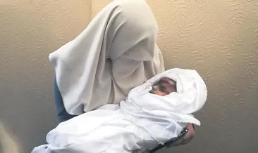 Gazze şehitlerine ağlıyor