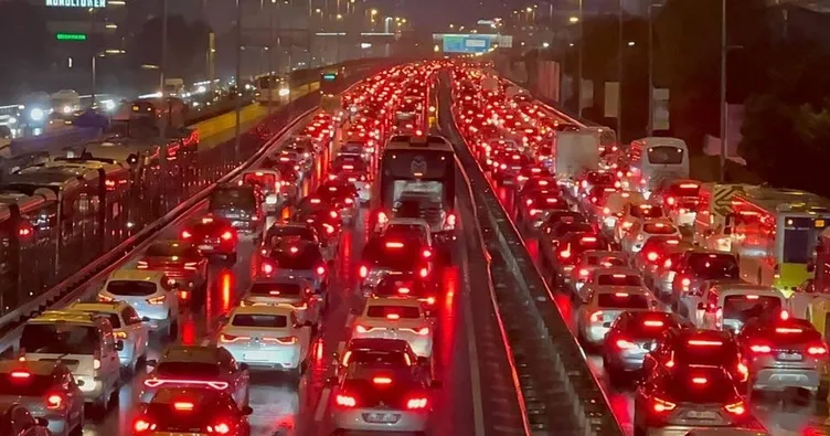 İstanbul’da trafik yoğunluğu yüzde kaç? 14 Ekim 2026 İstanbul Anadolu Yakası ve Avrupa Yakası yol durumu