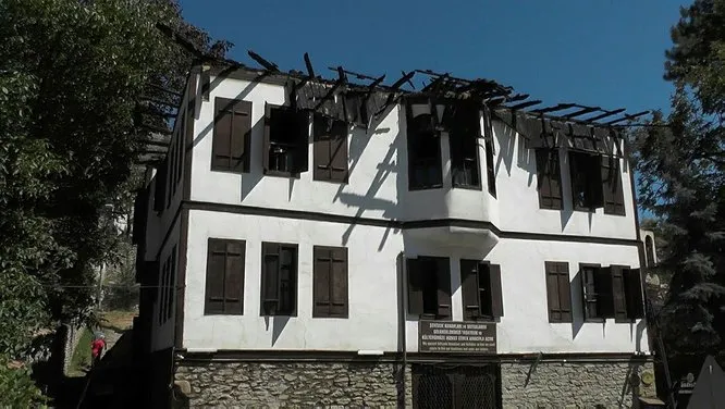 200 Yillik Tarihi Konaklar Alevlere Teslim Oldu En Son Haber