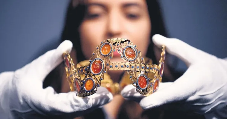 Josephine’in taçlarına servet