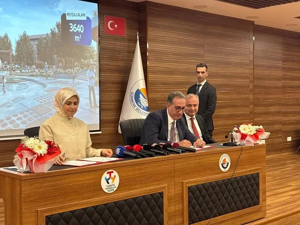 surmeneye-dev-bilim-yatirimi-bilim-merkezi-icin-imzalar-atildi-1777646457453.jpg