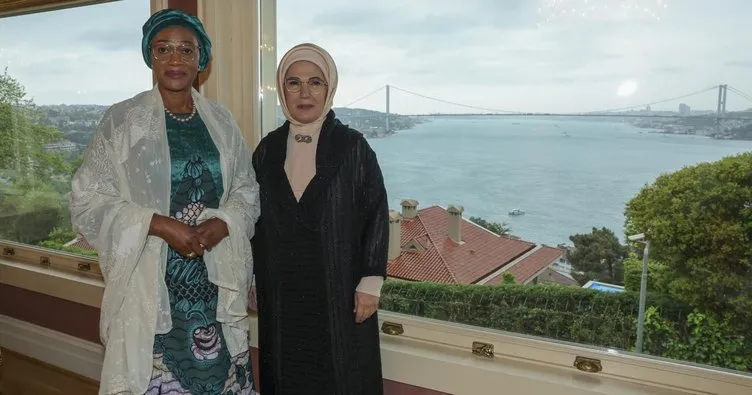 Emine Erdoğan, Nijerya Devlet Başkanı’nın eşi Oluremi Tinubu’yla görüştü
