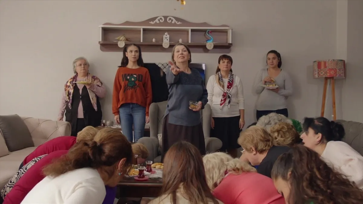 Anamız Var Filmi Konusu ve Oyuncuları: Bu Akşam Televizyonda