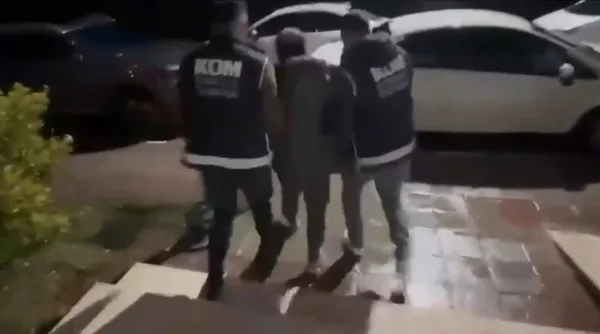 feto-operasyonunda-gozaltina-alinanlar-adliyeye-sevk-edildi-1790928554870.jpg