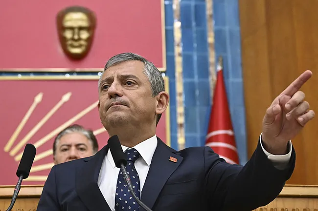 son-dakika-tbmmde-koltuk-dagilimi-degisti-chp-5-siraya-geriledi-iste-yeni-partiye-gecen-milletvekillerinin-lis-1784886116844.jpg