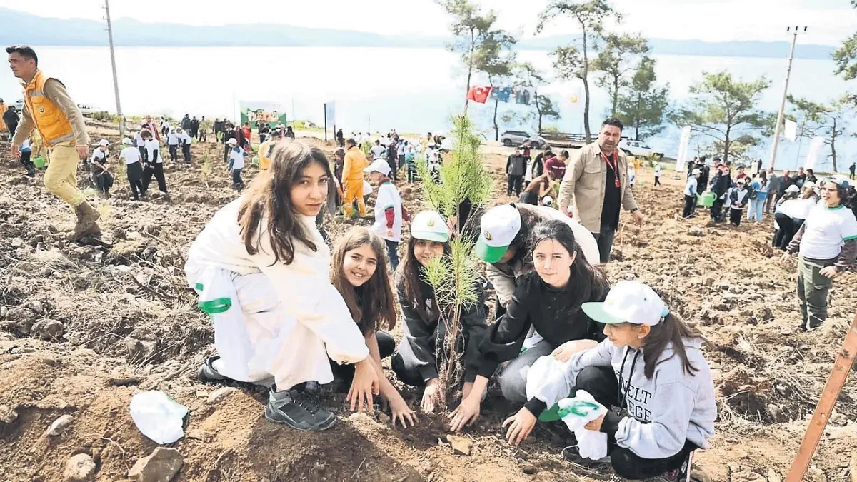 Yangının izleri siliniyor!