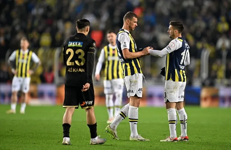 Son dakika Fenerbahçe haberi: İsmail Kartal yerli golcü olarak istemişti! Kulübü resmen açıkladı...