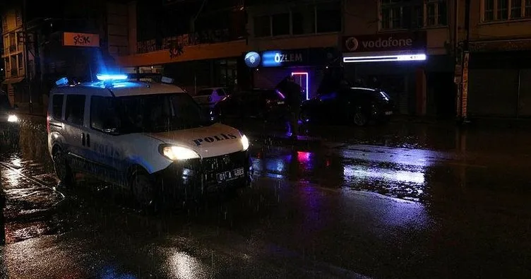 Adana’da bar önünde silahlı kavga
