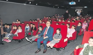 Gezen sinema Tır’ı Adana’da