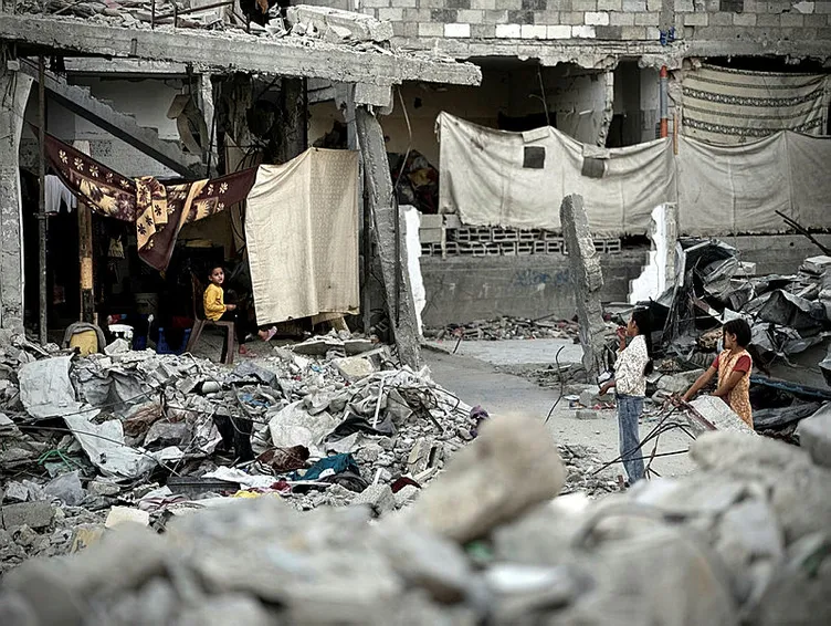 Siyonist İsrail’in hedefi siviller! Top oynayan çocukları katlettiler: 24 saatte 42 ölü 201 yaralı