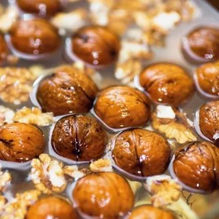 Cevizi suda bir gece bekletip içerseniz...İşte cevizli suyun mucizevi faydaları