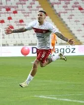 Rey Manaj, Sivasspor’da bir sezonda en çok gol atan oyuncu oldu