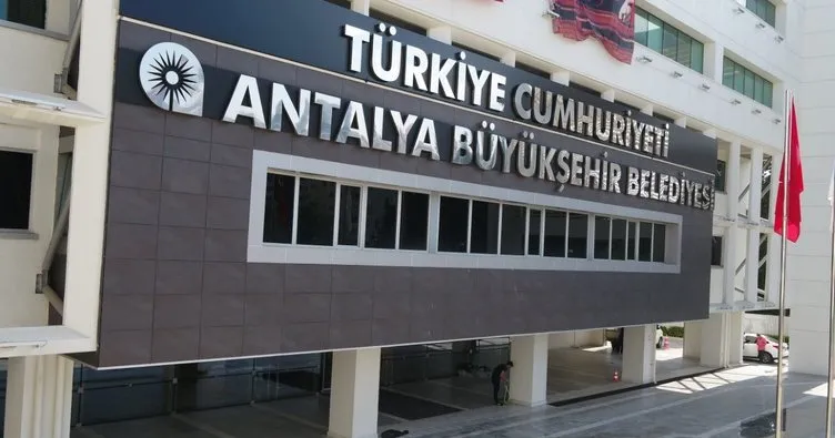Antalya Büyükşehir Belediyesi’nde CHP vandallığı! Kılıçdaroğlu’na oy vermediği için darbettiler