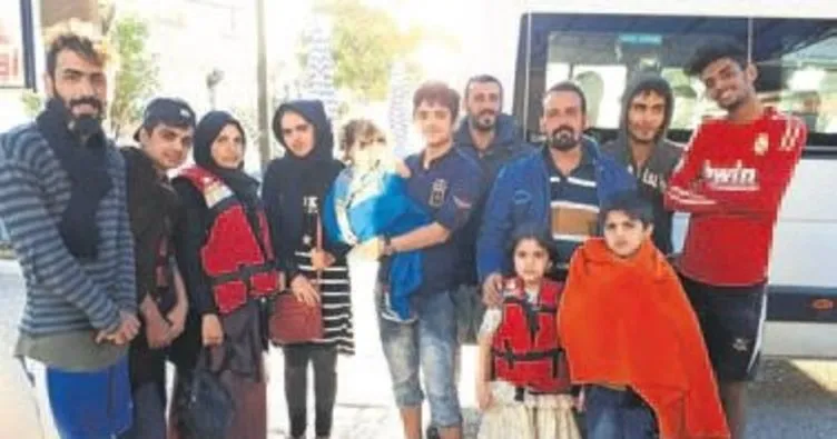 Foça’da 12 kaçak Suriyeli yakalandı