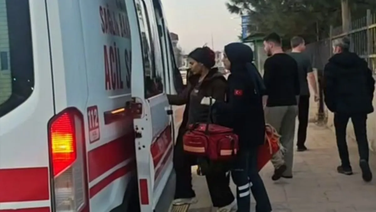 Hamile kadın okula sığındı