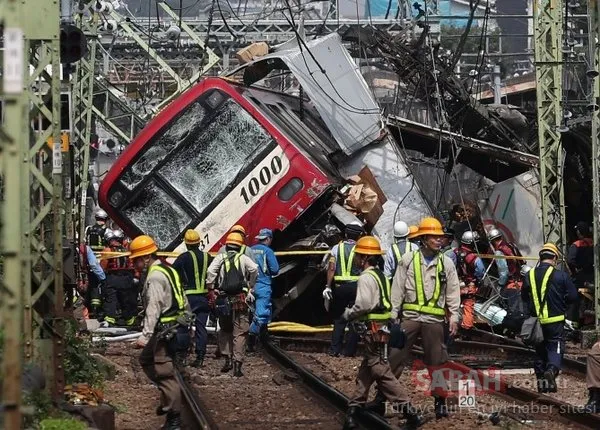 Japonya ağlıyor! Tren kazası faciaya yol açtı…