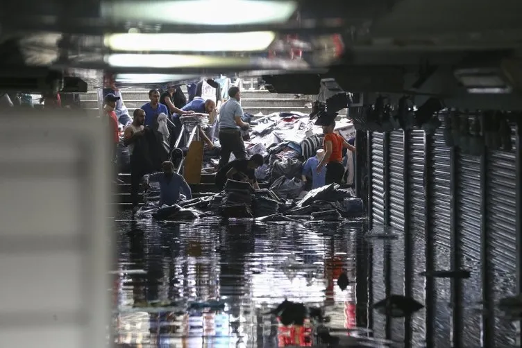 Eminönü'nde selin ardından son durum