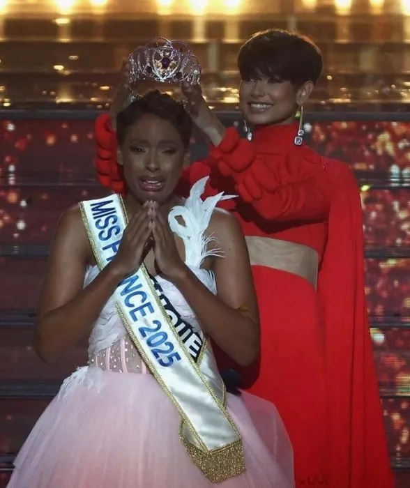 Ona küçük midilli diyorlardı şimdi ise tarihe geçti! İşte dünyanın en yaşlı güzellik kraliçesi