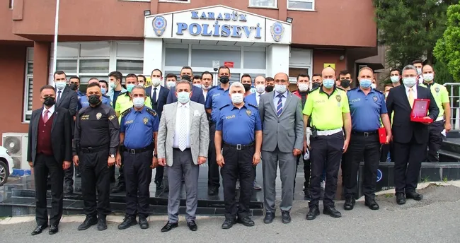 karabuk il emniyet muduru basarili personelleri odullendirildi son dakika yasam haberleri karabuk il emniyet muduru basarili personelleri odullendirildi son dakika yasam haberleri