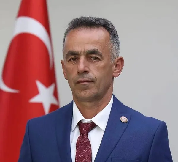 muhtarda-bunu-yaparsa-ruhsatli-silahiyla-pes-pese-ates-etti-maganda-muhtarin-goruntuleri-ortaya-cikti-1782818376786.jpg