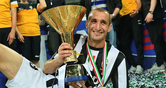 Giorgio Chiellini, 39 yaşında emekliliğini duyurdu Giorgio Chiellini, 39 yaşında emekliliğini duyurdu