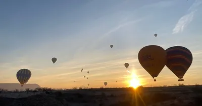 Kapadokya’da gökyüzünde görsel şölen