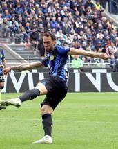 Inter, Hakan Çalhanoğlu’nun golleriyle kazandı