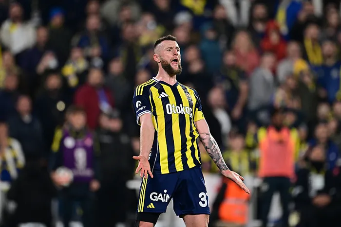 fenerbahcede-skriniarin-durumu-belli-oldu-1777983034824.jpeg