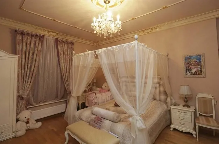Yanukoviç’in villasına el konuldu