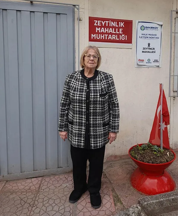 bakirkoyun-kadin-muhtari-muhru-41-yildir-kimseye-birakmiyor-1760940281220.jpeg