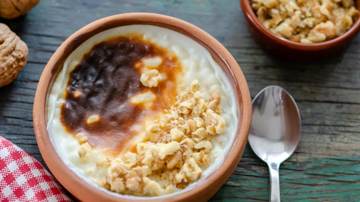 Saraydan sofralara bin yıllık miras! İşte mükemmel sütlaç yapmanın sırları… Saraydan sofralara bin yıllık miras! İşte mükemmel sütlaç yapmanın sırları…