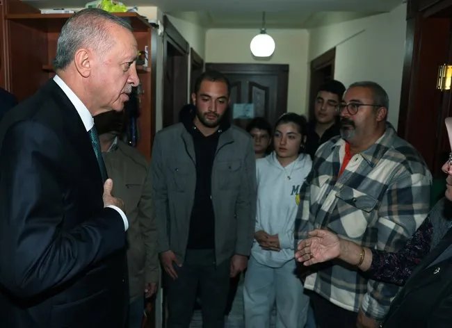 baskan-erdogandan-betul-onderoglunun-ailesine-taziye-ziyareti-1729018431857.jpg